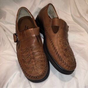Life Stride size 6.5 brown weaved leather slip on comfortable shoes